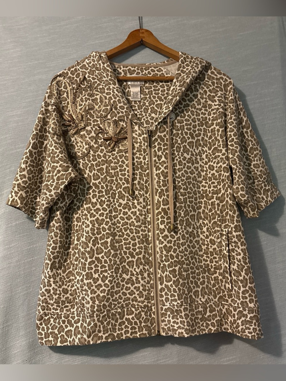 Zenergy By Chico’s Hoodie Short Sleeve Zip Up Taupe/White Women’s Sz 2 NWOT
